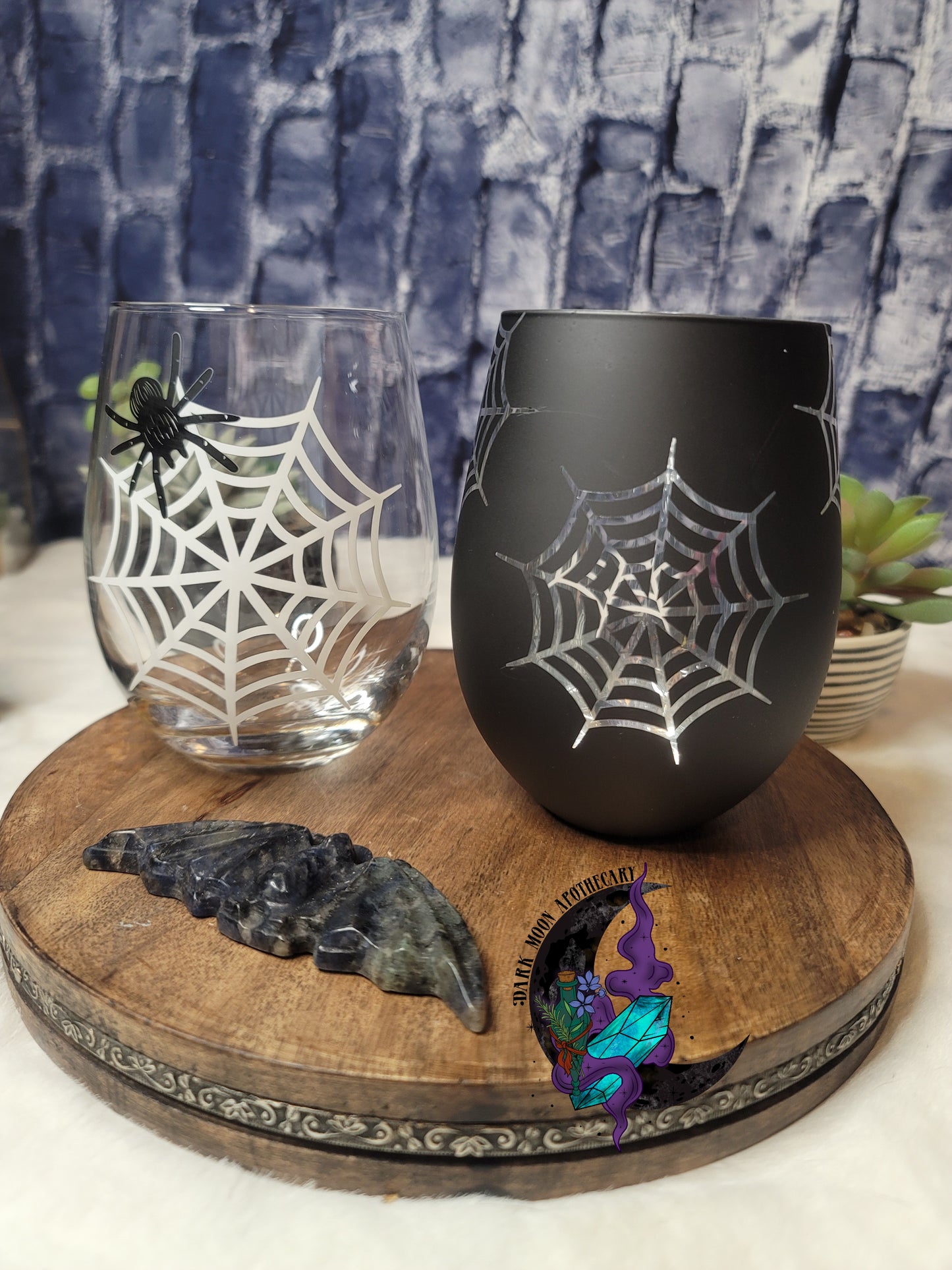 Web Wine Glass Set